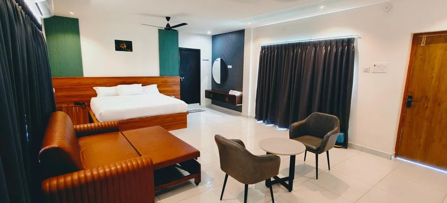 Suite Room with Jacuzzi in Sea Side Resorts